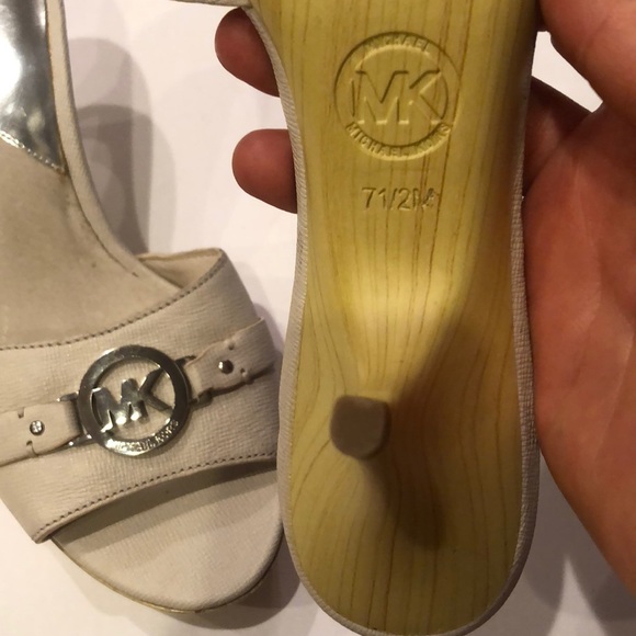 New  Michael kore sandal 💕 - Picture 4 of 7